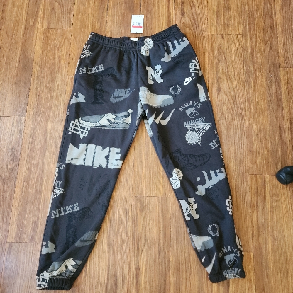 NWT Nike Urban Sweatpants Size XL